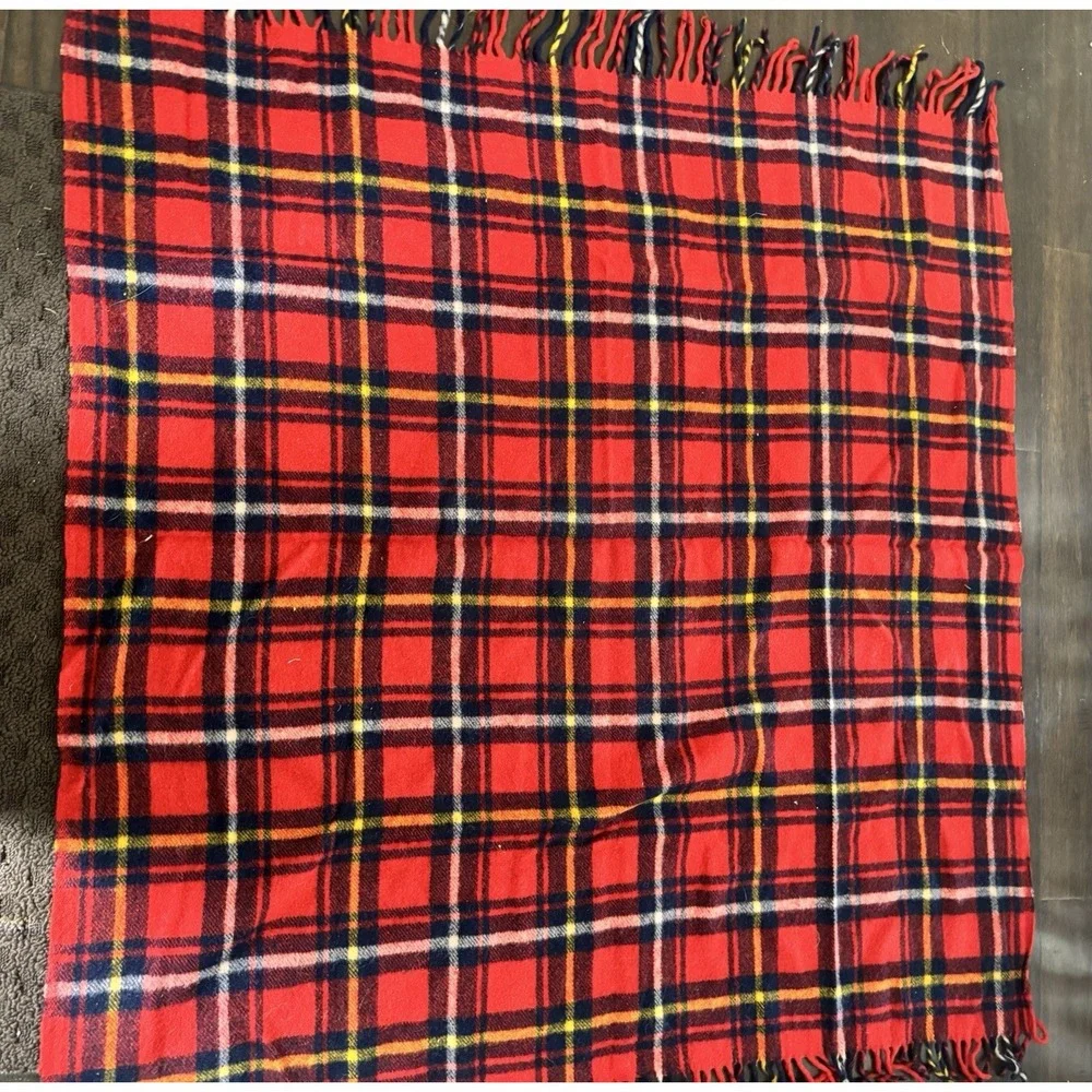 Vtg  Wool Stadium Blanket Throw Red Tartan Plaid With Carrying Case/ Bag 48x48